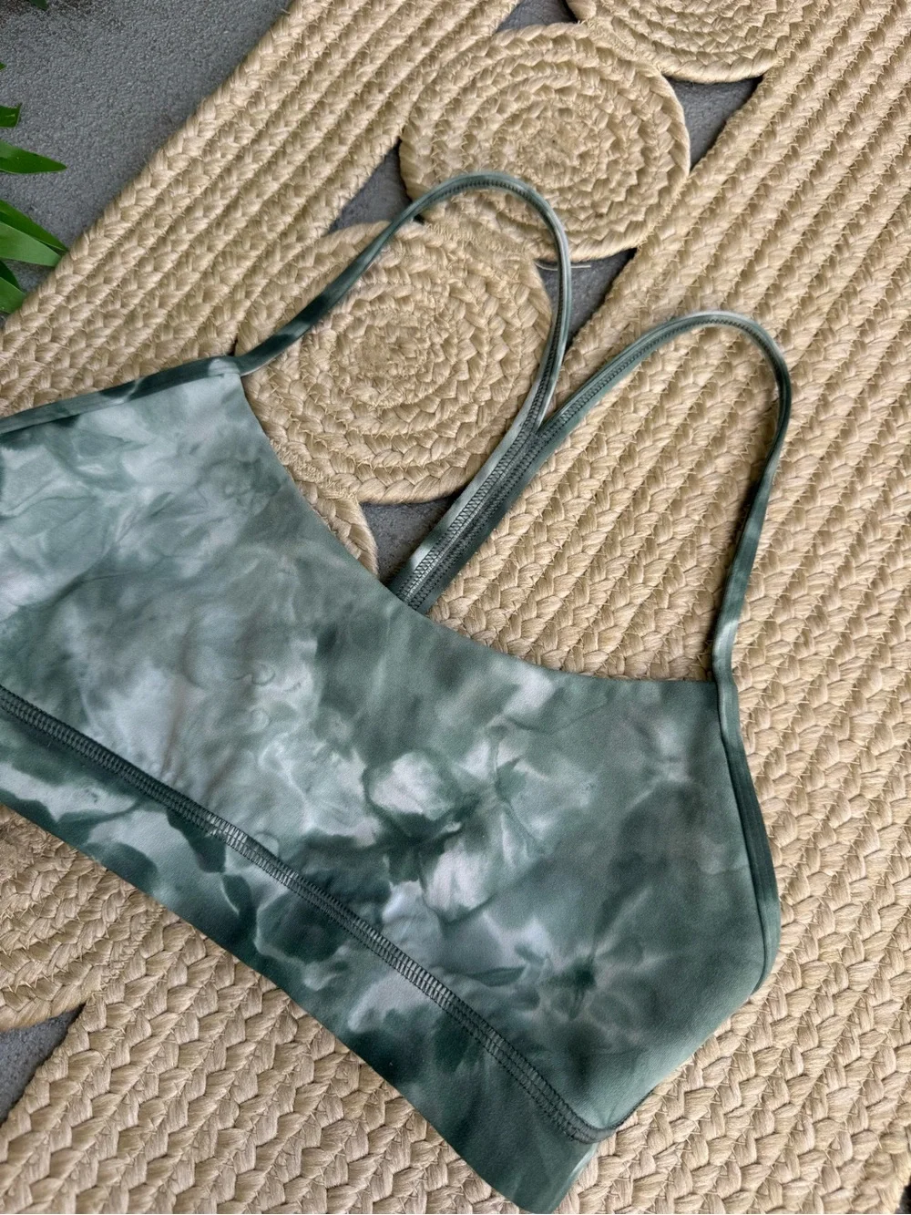 lululemon athletica Green Tie-Dye Light Support Sports Bra Size 6